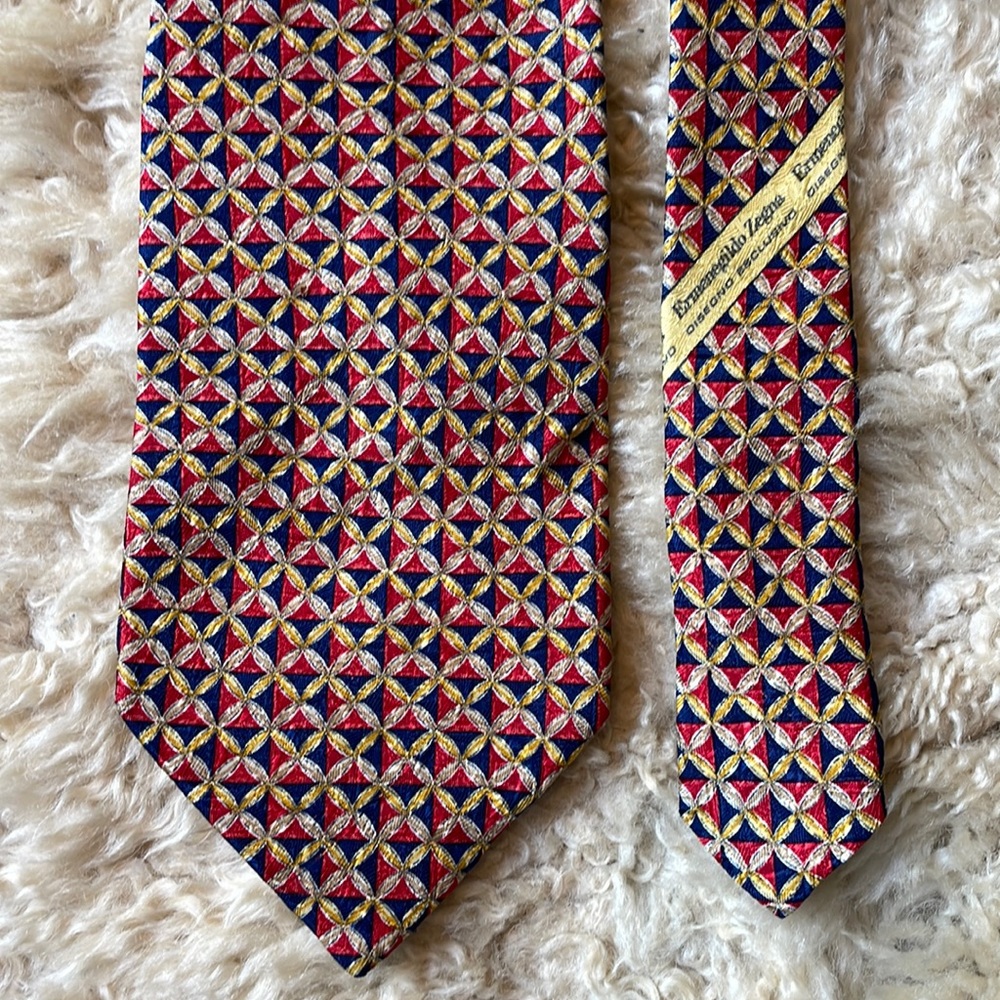 Ermenegildo Zegna 100% silk blue red geometric tie